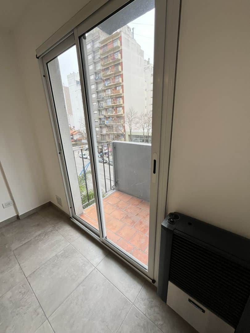 Monoambiente en venta con expensas bajas - Plaza Mitre - foto 2