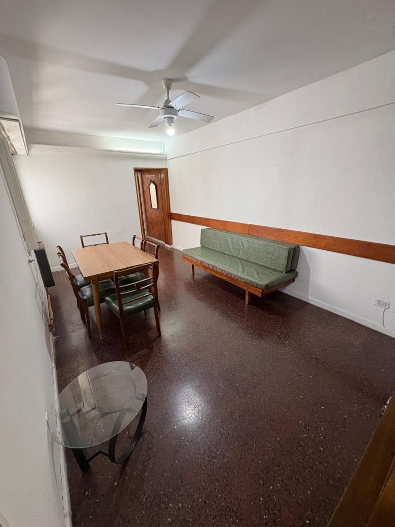Departamento en alquiler 2 ambientes en piso alto - Plaza Colón
