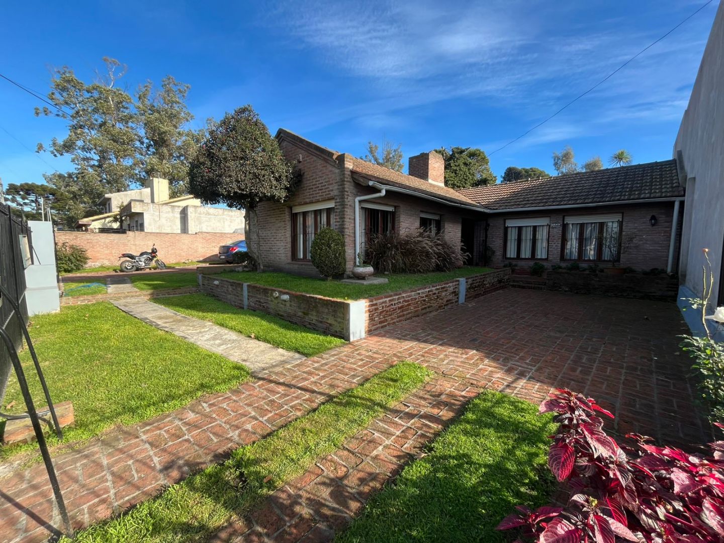 Chalet en venta con quincho y loft - Colinas de Peralta Ramos