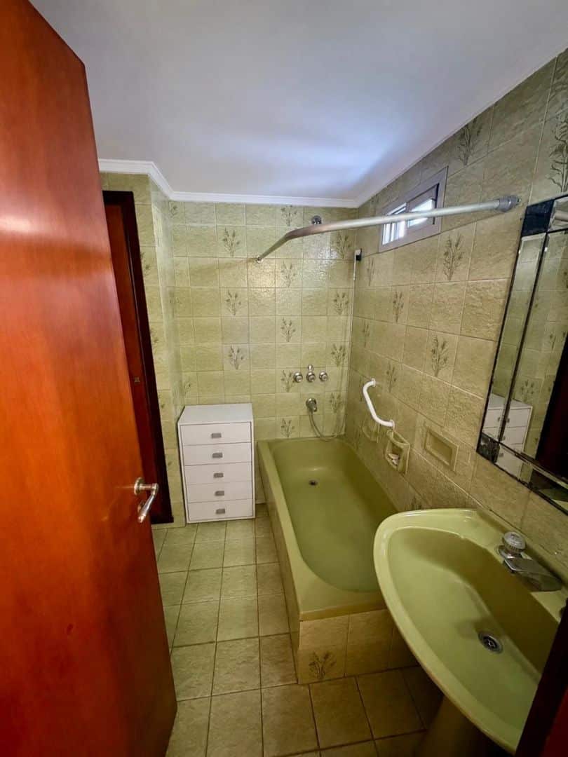 Chalet en venta 5 ambientes con quincho y garaje - Parque Luro - foto 8