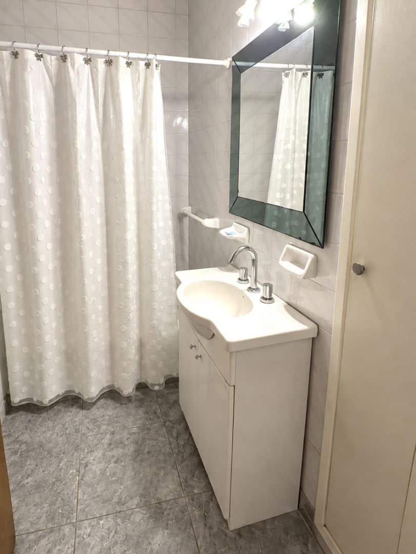 Departamento en alquiler 4 ambientes con balcón a la calle y cochera - Chauvín | Macrocentro - foto 12