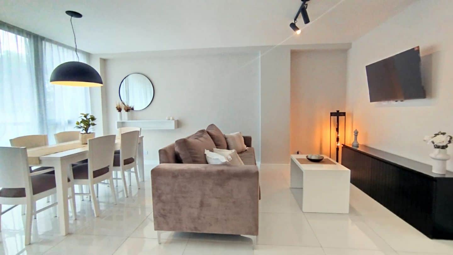 cf42be27fbfcf70a39032ff00d96b747 Semipiso en venta 3 ambientes amoblado con balcón - Plaza Mitre - foto 3