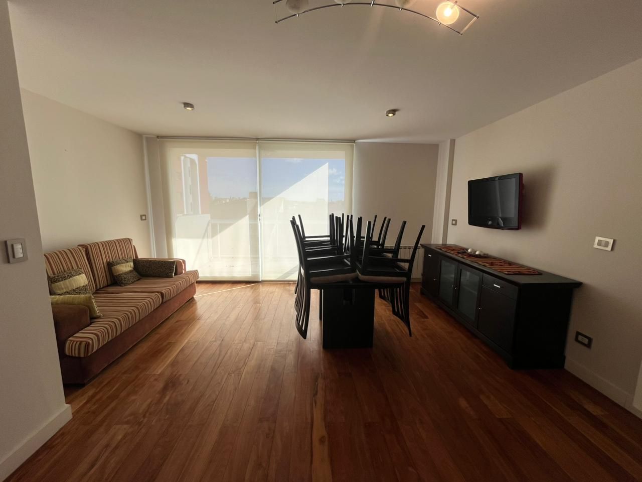 d3d0e091d5e3bfd1d75f36324f7d90be Semipiso en alquiler temporario 3 ambientes para 4 con cochera - Playa Varese - foto 3