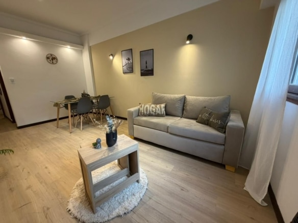 Departamento en venta 2 ambientes con dependencia - Plaza Colón