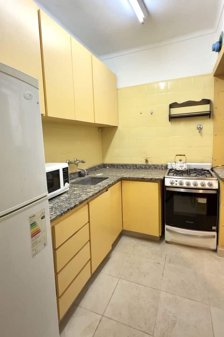 Departamento en alquiler 4 ambientes con balcón a la calle y cochera - Chauvín | Macrocentro - foto 5