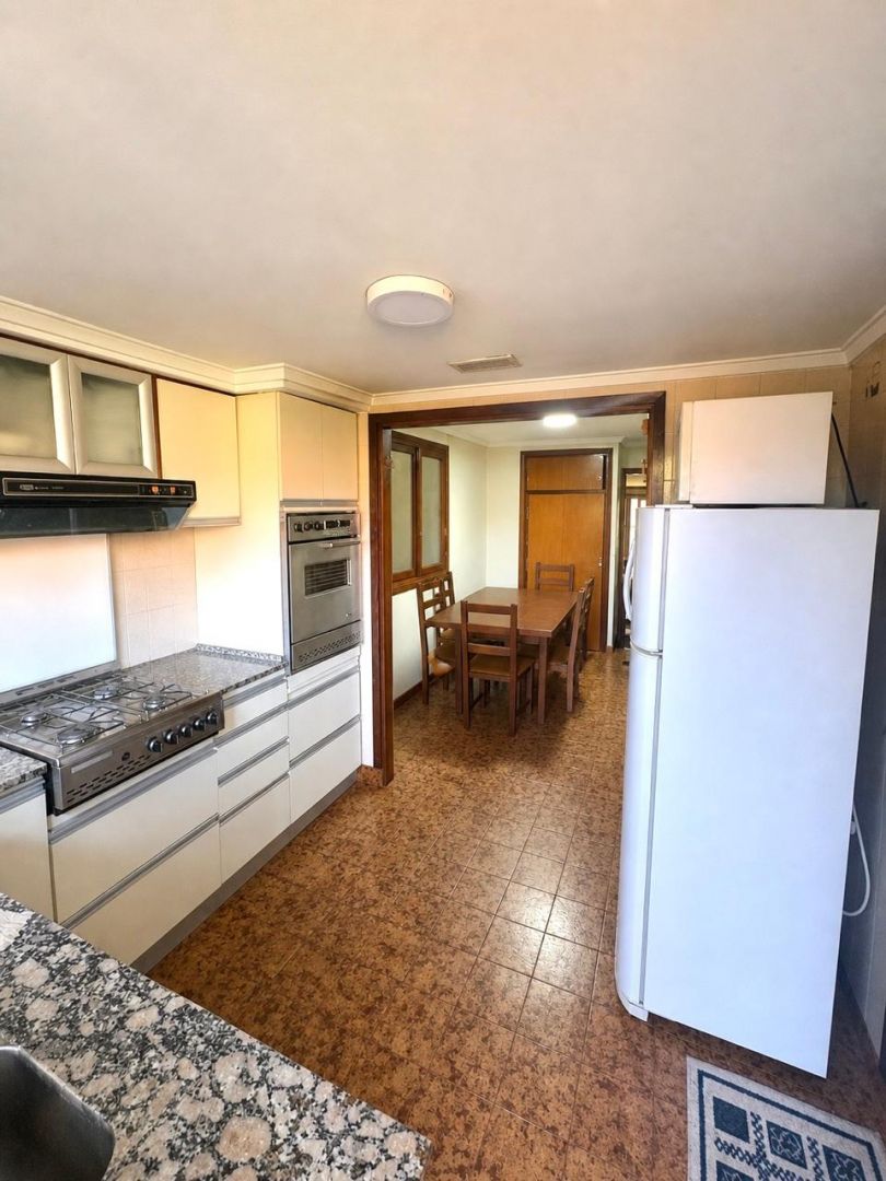 Chalet en venta 5 ambientes con quincho y garaje - Parque Luro - foto 6