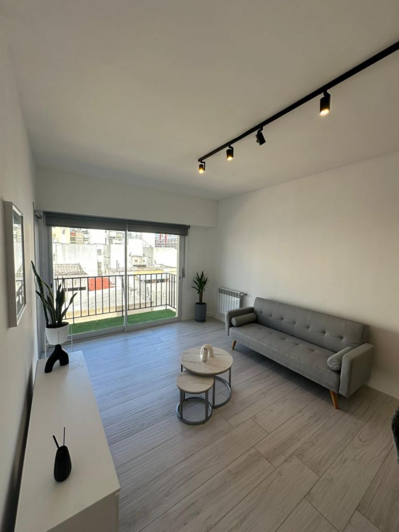 e7a51b9e2cdf06e56810990abaceba7a Departamento en venta 4 ambientes con dependencia y balcón terraza - Centro