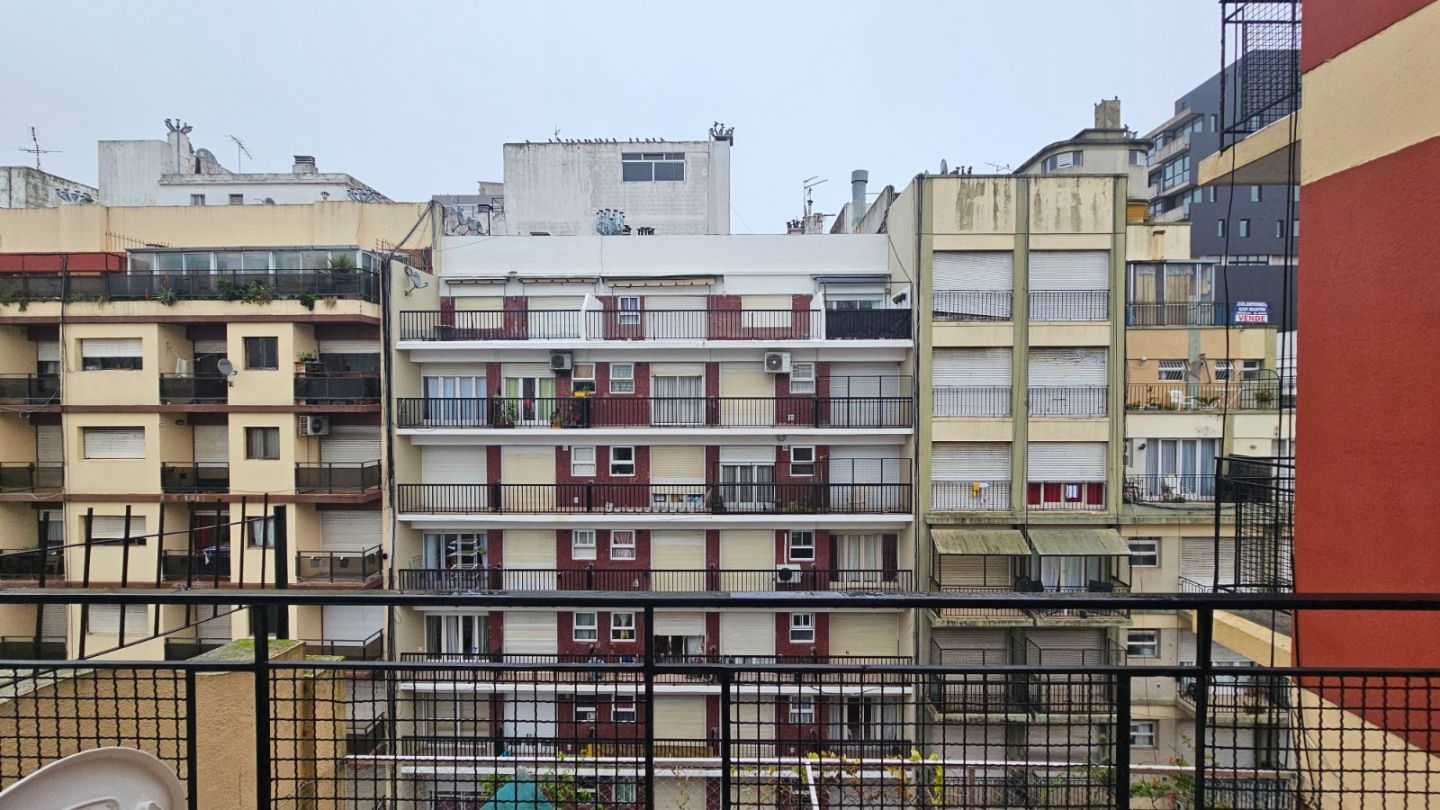 Monoambiente en venta con balcón terraza - Plaza Colón - foto 8