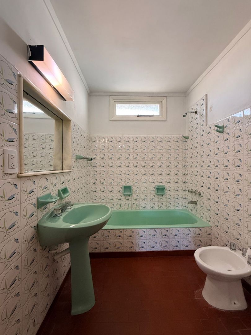 ec22f4641fa792feeb647a2624126985 Chalet en alquiler 4 ambientes con garaje y parque - Güemes - foto 13