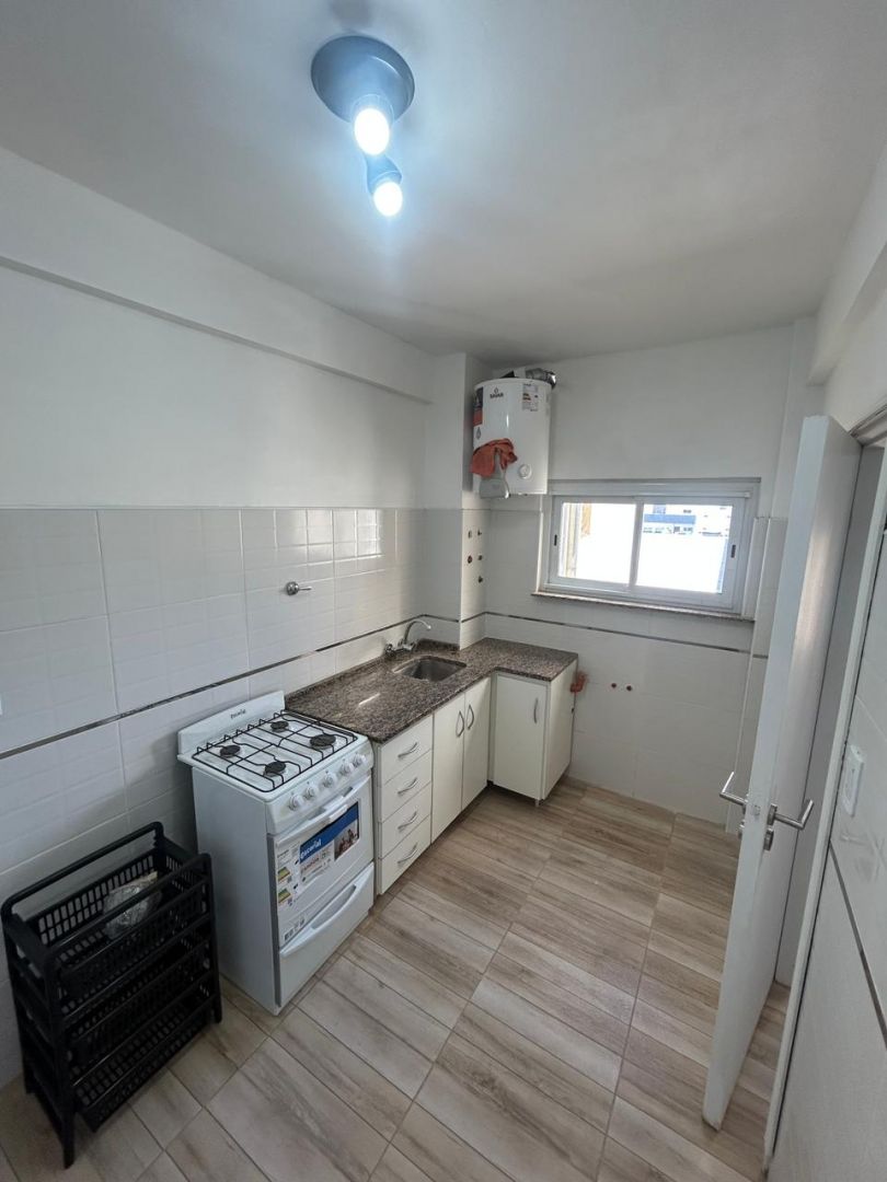 Departamento en venta 3 ambientes muy luminoso - Chauvín - foto 3