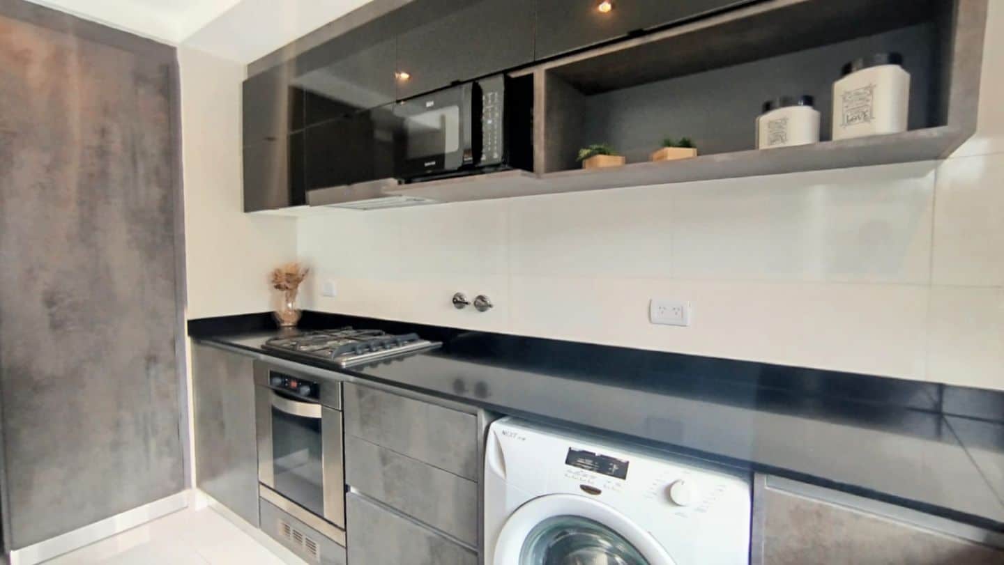 efe40f5b6898af47a3f32085a494aab1 Semipiso en venta 3 ambientes amoblado con balcón - Plaza Mitre - foto 7