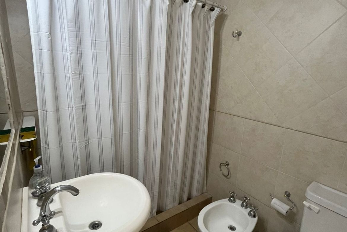 ALQUILER TEMPORARIO DEPARTAMENTO 2 AMBIENTES CON COCHERA Y TERRAZA, PLAZA COLÓN - foto 10