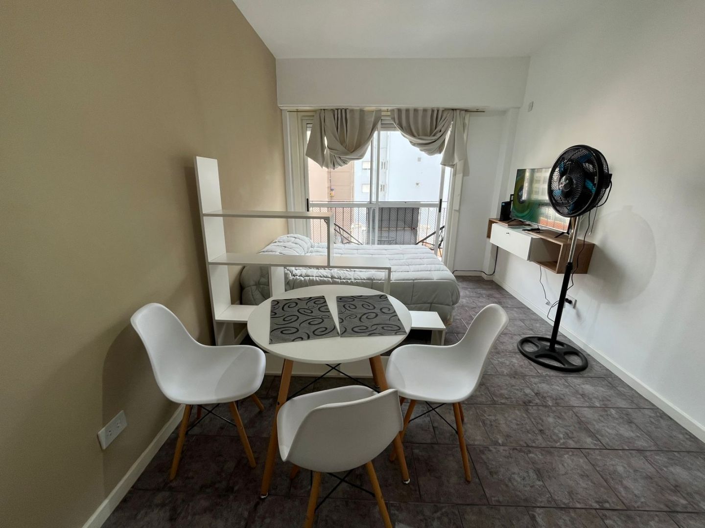f7c78c6ce0d05b5d1da5e5b7e94bf051 Monoambiente en venta apto crédito con balcón - Plaza Colón - foto 5