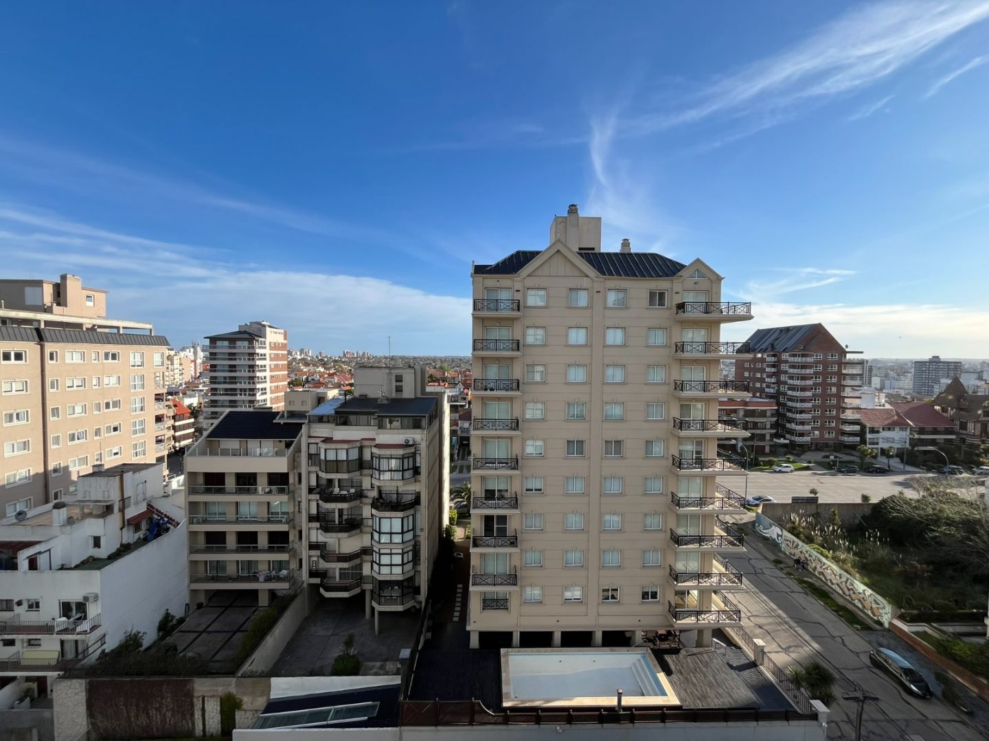 Departamento en venta 3 ambientes con balcón y vista abierta - Playa Varese - foto 14