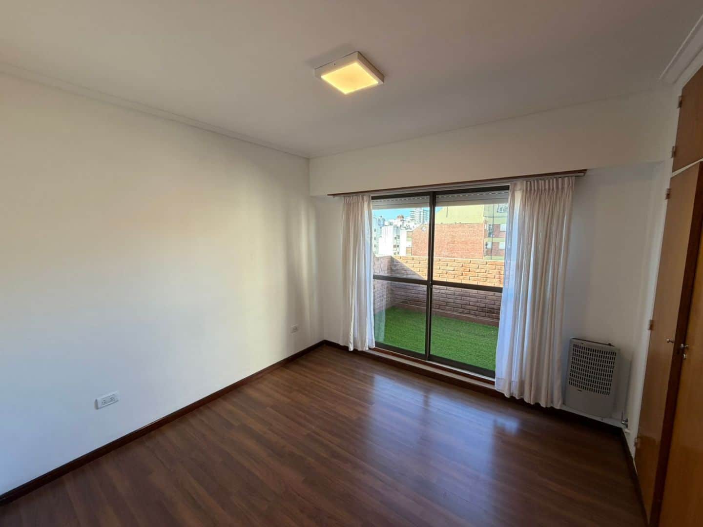 Departamento en venta 2 ambientes con terraza y cochera - Plaza Colón - foto 8