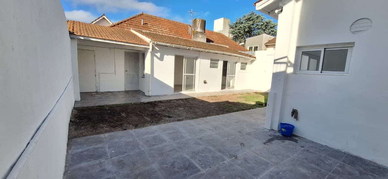 Casa en venta 3 ambientes con quincho y garaje - Parque Luro - foto 14