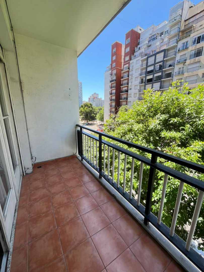 Departamento en alquiler temporario 3 ambientes para 4 con cochera - Plaza Colón - foto 3