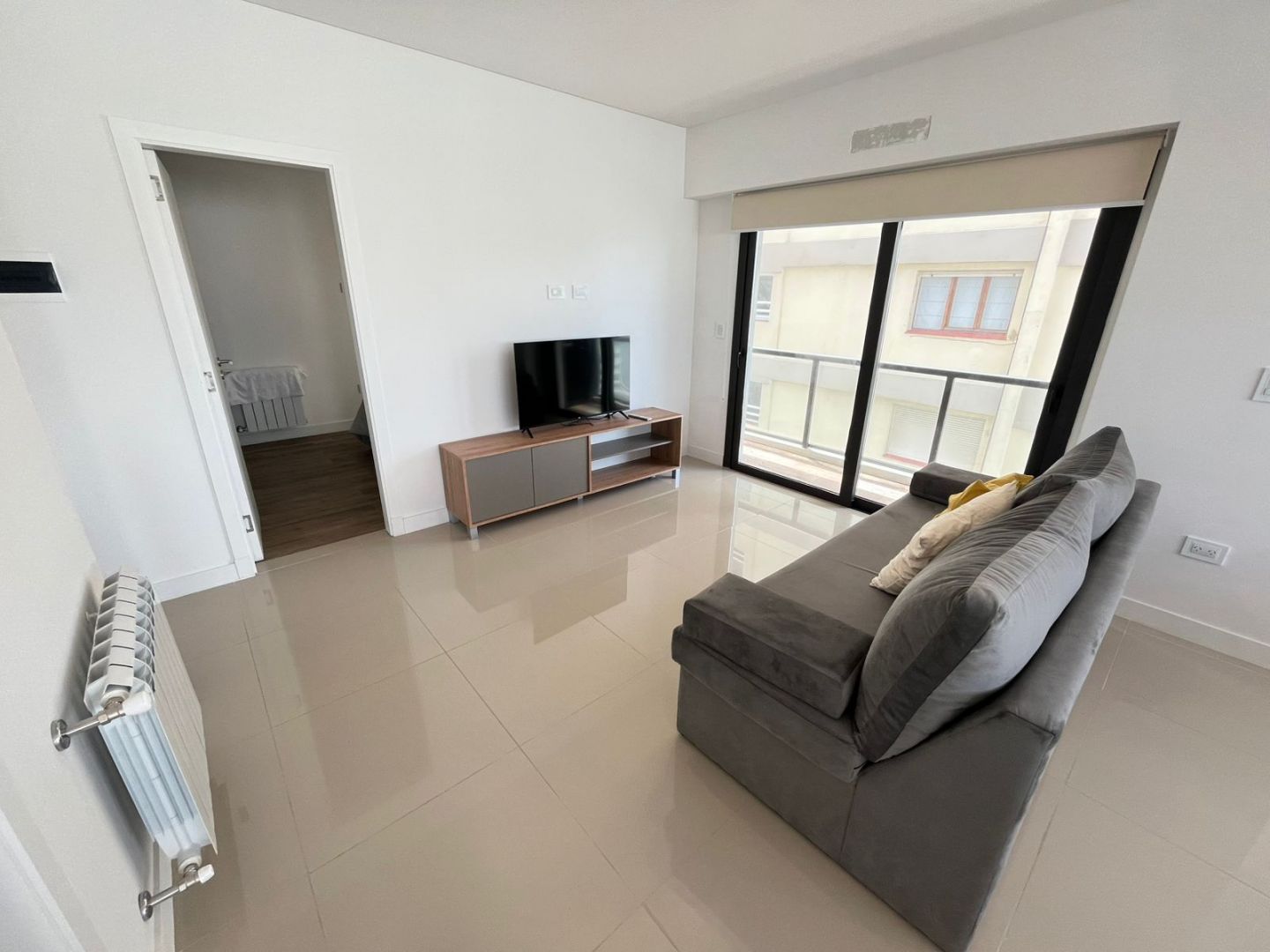 Departamento en alquiler temporario 2 ambientes con cochera para 4 adultos - Centro - foto 2