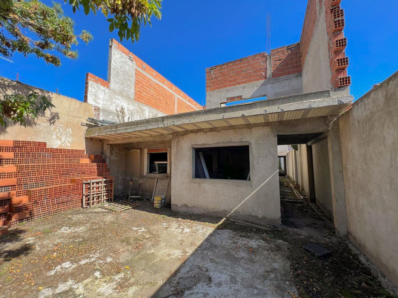 loy679_6 Terreno en venta con obra al 50% y planos para 7 unidades - Don Bosco - foto 5