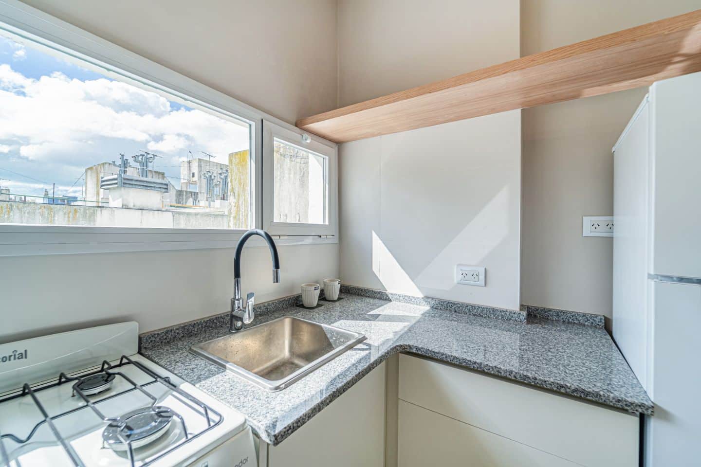 Departamento en venta 2 ambientes reciclado con balcón - Plaza Mitre - foto 9