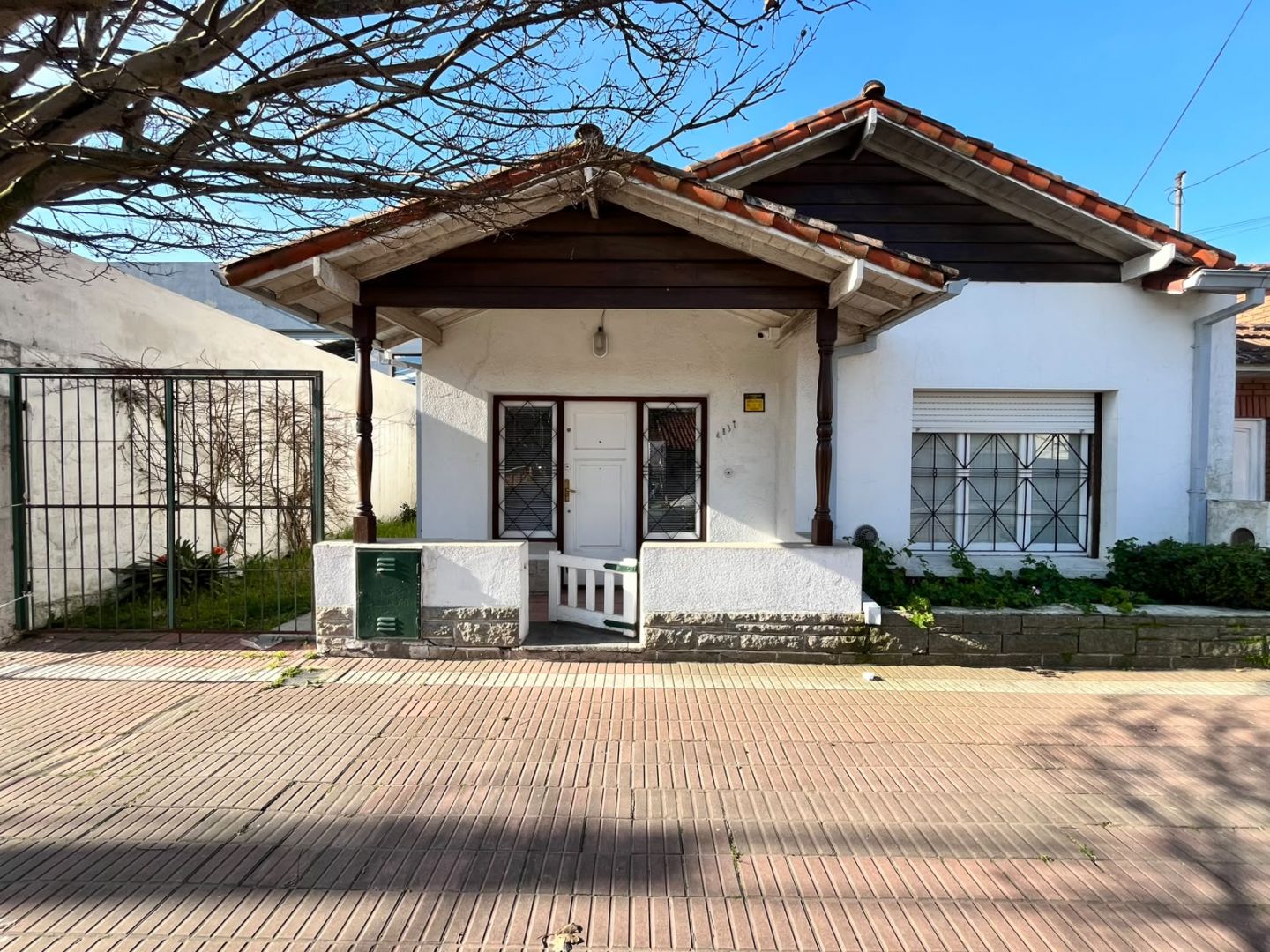 1ba986b69588138591deb561e8130181 Chalet en venta 3 ambientes con parque apto crédito - Villa Primera