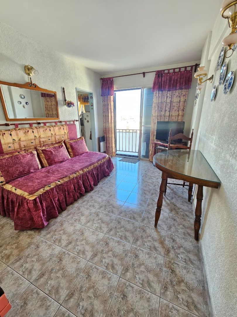 3a4c14182a86daa07c88c21a4db76846 Departamento en venta 2 ambientes en estado original con balcón - Plaza Colón