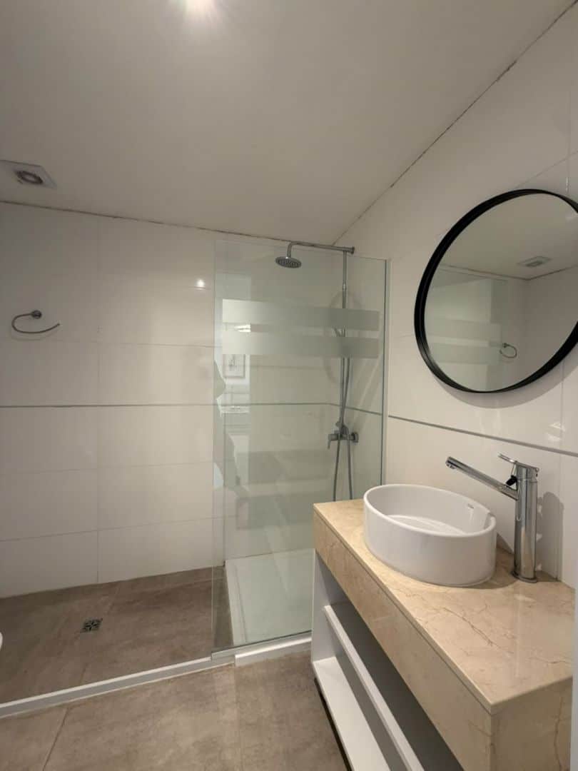 3f76aa965cd46f2e103088b989904389 Departamento en venta 2 ambientes con balcón y vista al mar - Plaza Colón - foto 9