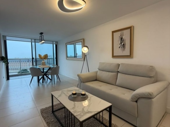 Departamento en venta 2 ambientes con balcón y vista al mar - Plaza Colón