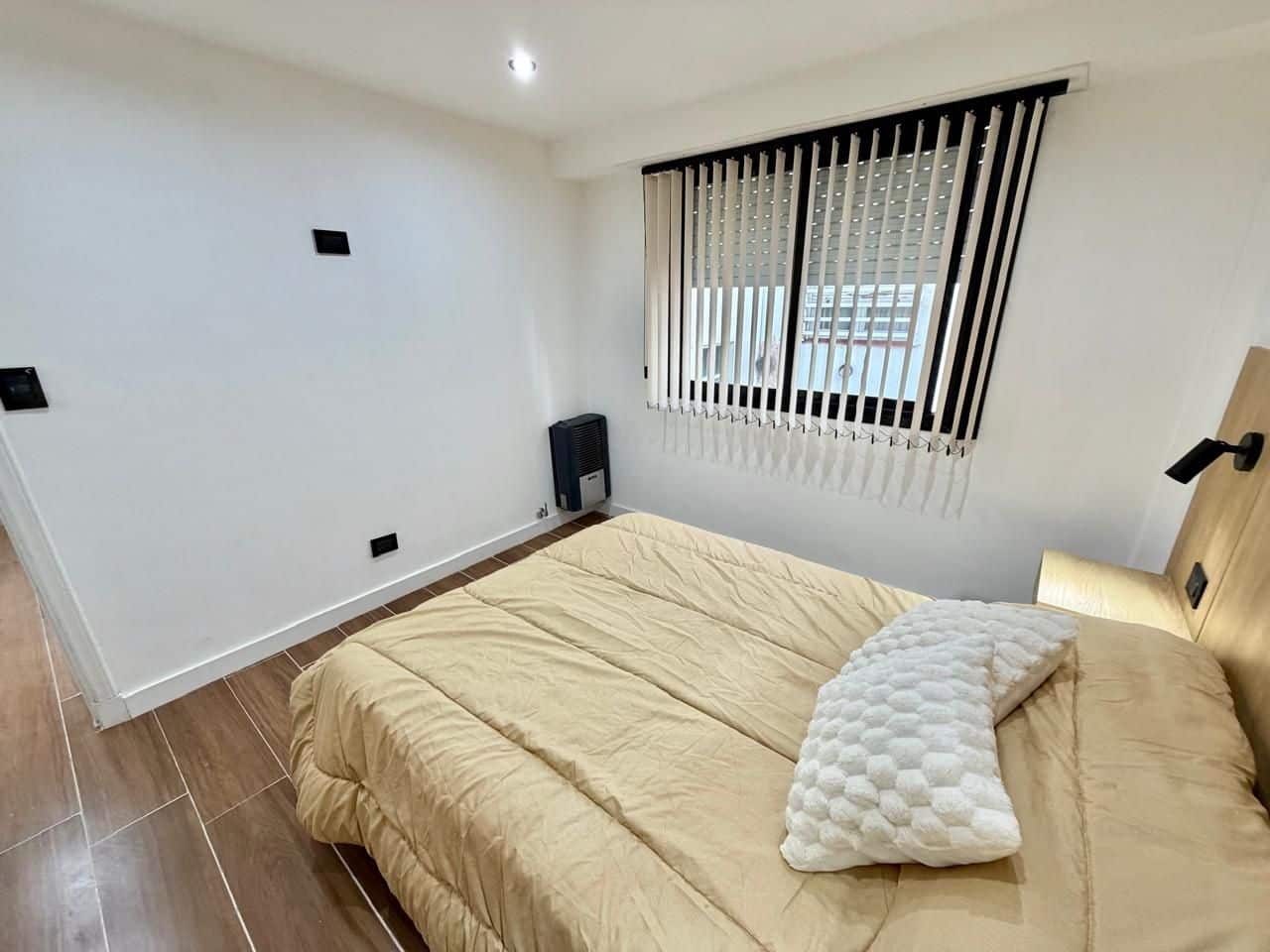 47dabfc963f0233f8e693662d13729e6 Departamento en venta 2 ambientes con balcón saliente a la calle - Plaza Colón - foto 17