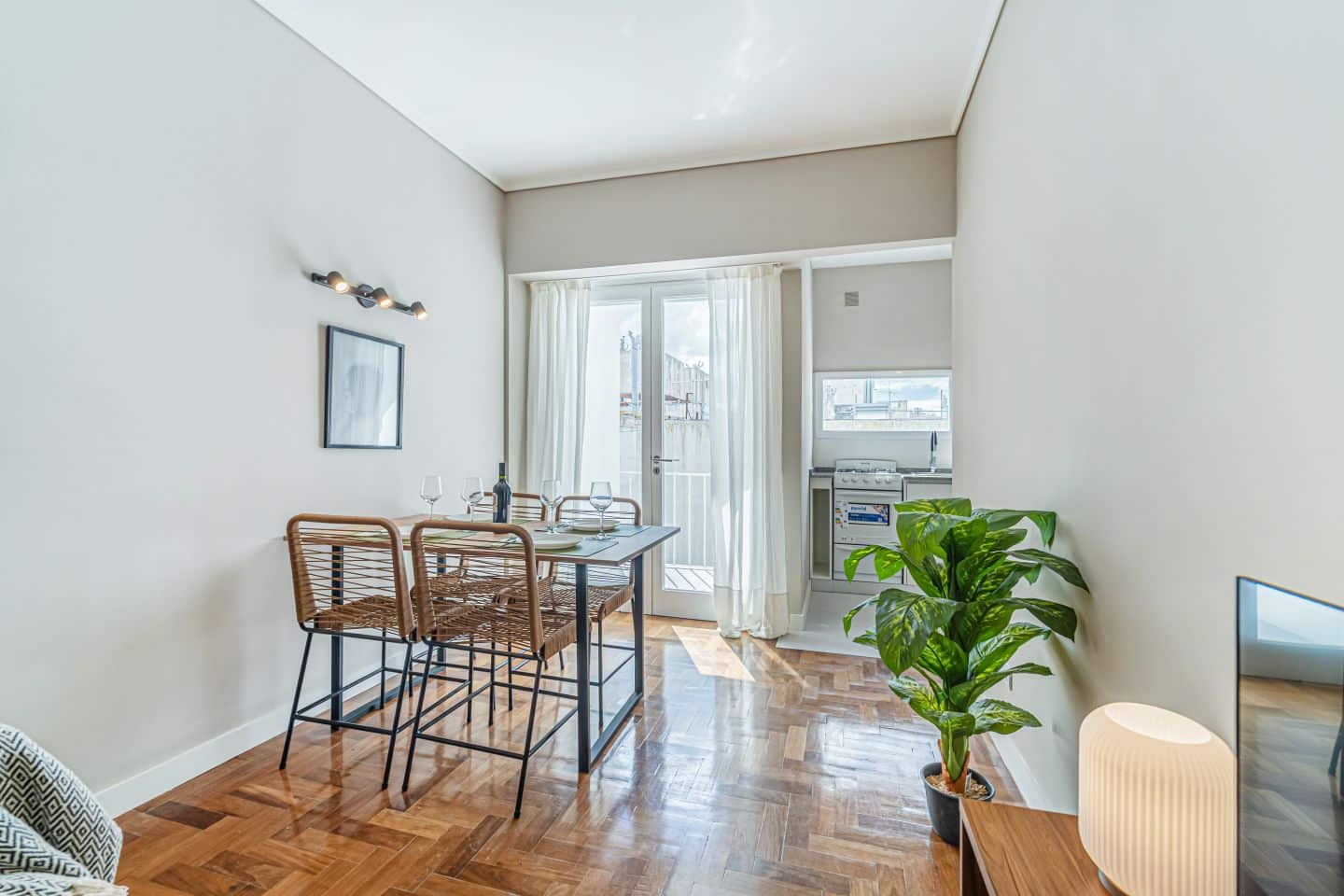Departamento en venta 2 ambientes reciclado con balcón - Plaza Mitre - foto 3