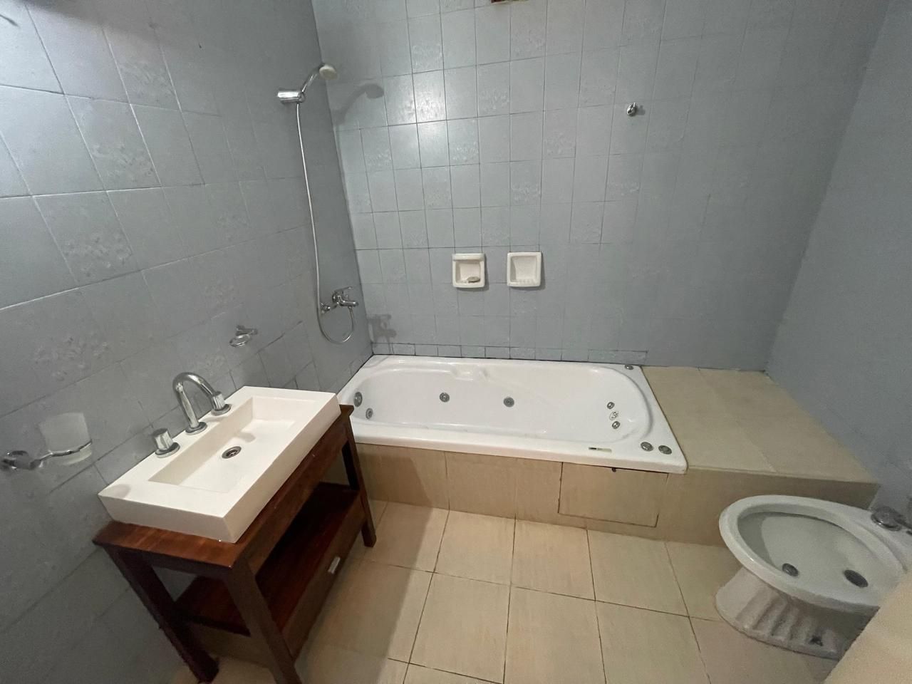 Casa en venta 5 ambientes con garage y parque - Colinas de Peralta Ramos - foto 8