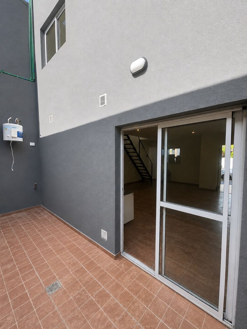 PH en venta en dúplex 4 ambientes a estrenar con patio - Don Bosco - foto 4