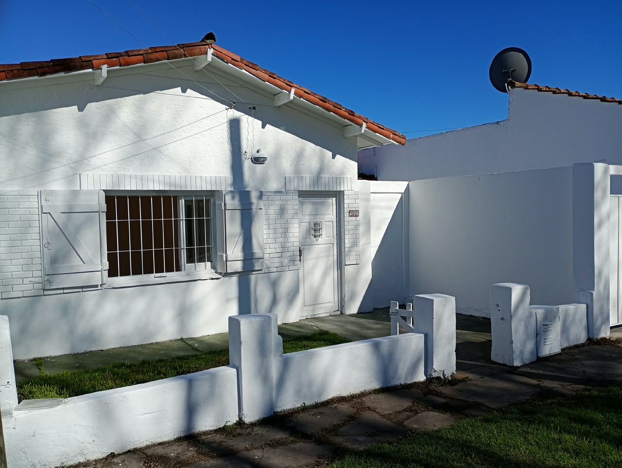 Casa en venta 3 ambientes con garage y patio - Las Avenidas - foto 2