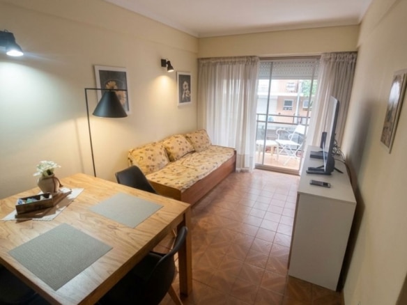 Departamento en venta 2 ambientes con balcón saliente a la calle - Plaza Colón - foto 15