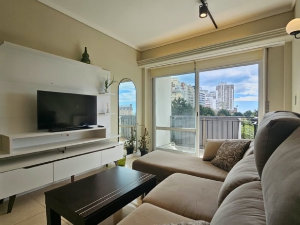 Departamento en venta 2 ambientes con dependencia y balcón - Plaza Colón