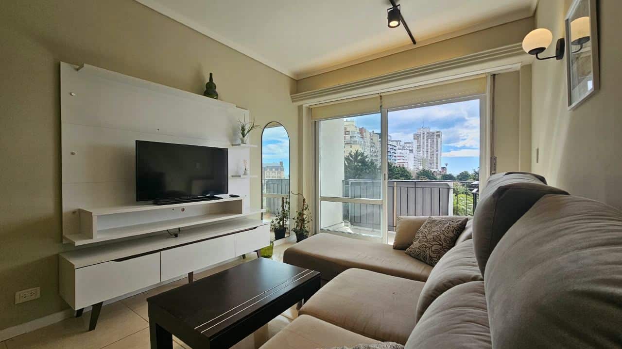 Departamento en venta 2 ambientes con dependencia y balcón - Plaza Colón
