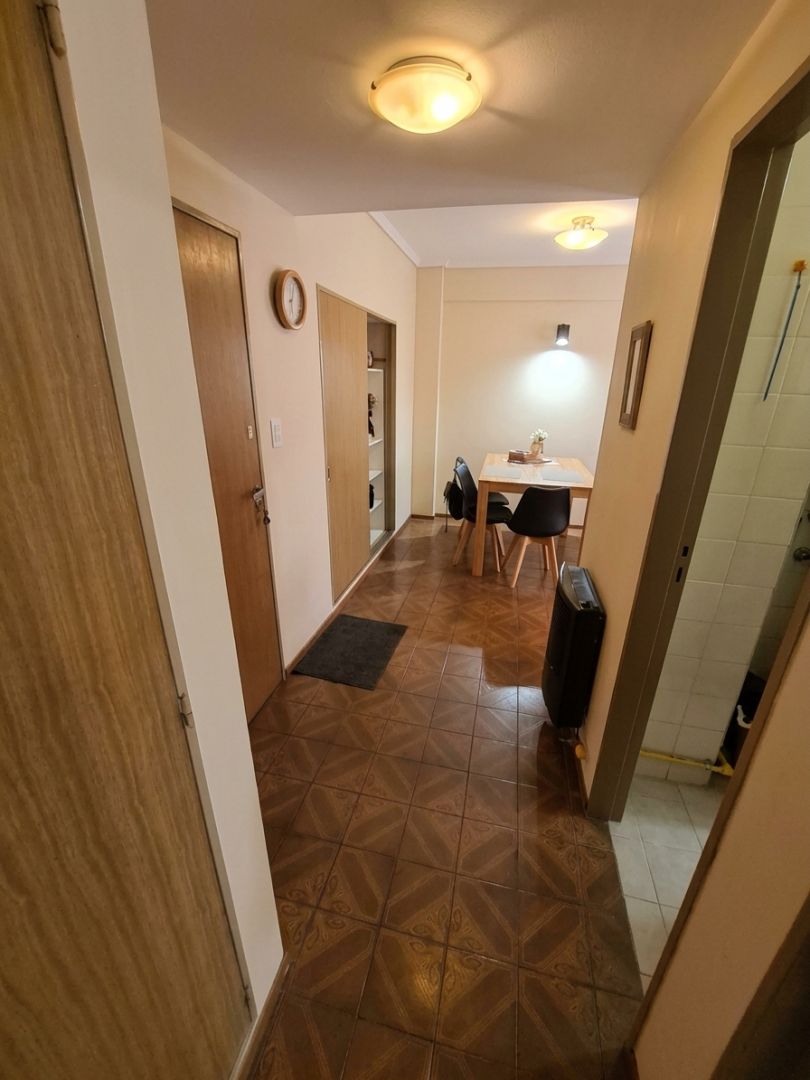 ca7e6874b175f3e4d838e6a53948eaae Departamento en venta 2 ambientes con balcón saliente a la calle - Plaza Colón - foto 19