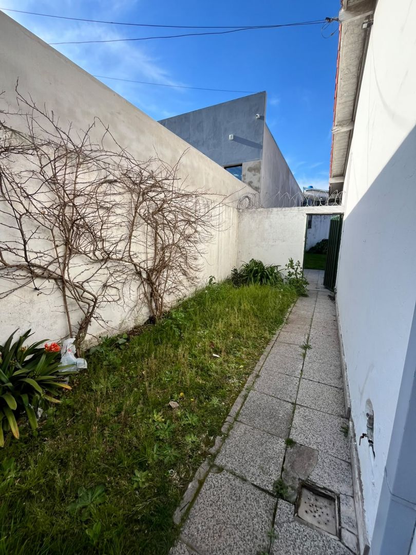 cbf8f913b5e67a8c39a8b71676f2b3c7 Chalet en venta 3 ambientes con parque apto crédito - Villa Primera - foto 11