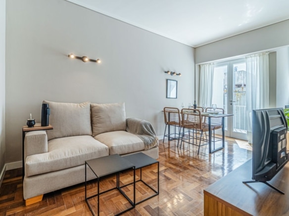 Departamento en venta 2 ambientes reciclado con balcón - Plaza Mitre