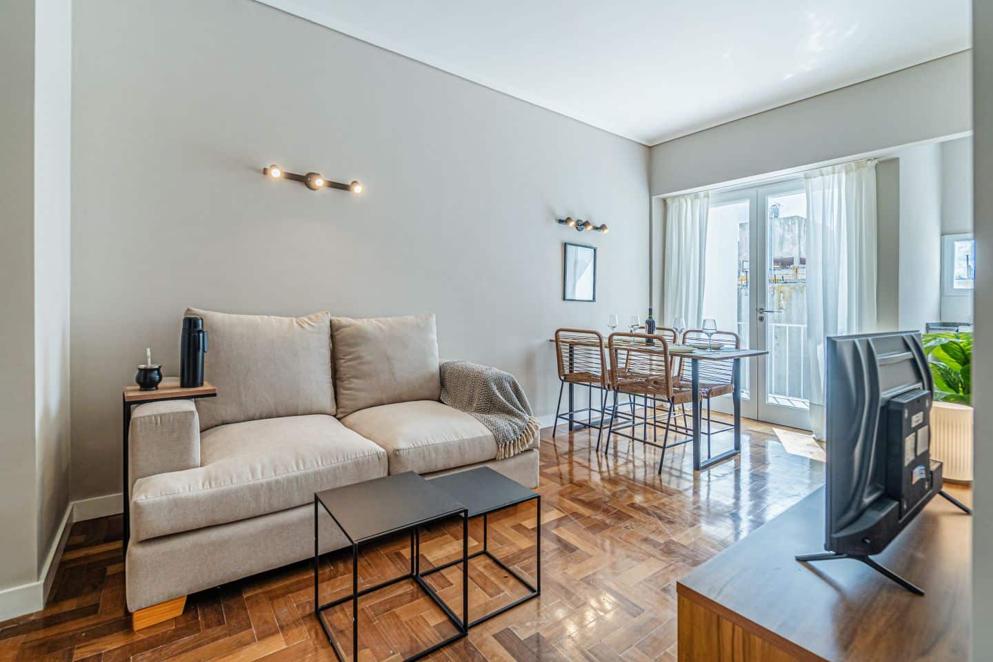 Departamento en venta 2 ambientes reciclado con balcón - Plaza Mitre