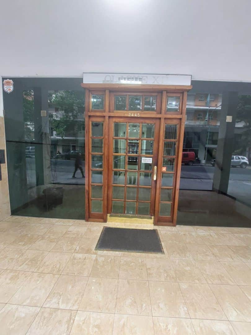 f342e3e24c1077dd4130754d79fc55a0 Departamento en venta 2 ambientes con balcón saliente a la calle - Plaza Colón - foto 27