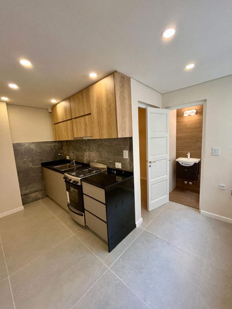 Departamento en venta 3 ambientes con dependencia y balcón - Centro - foto 3