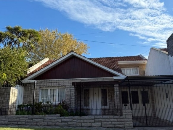 Chalet en venta 4 ambientes con jardín y garage - Stella Maris