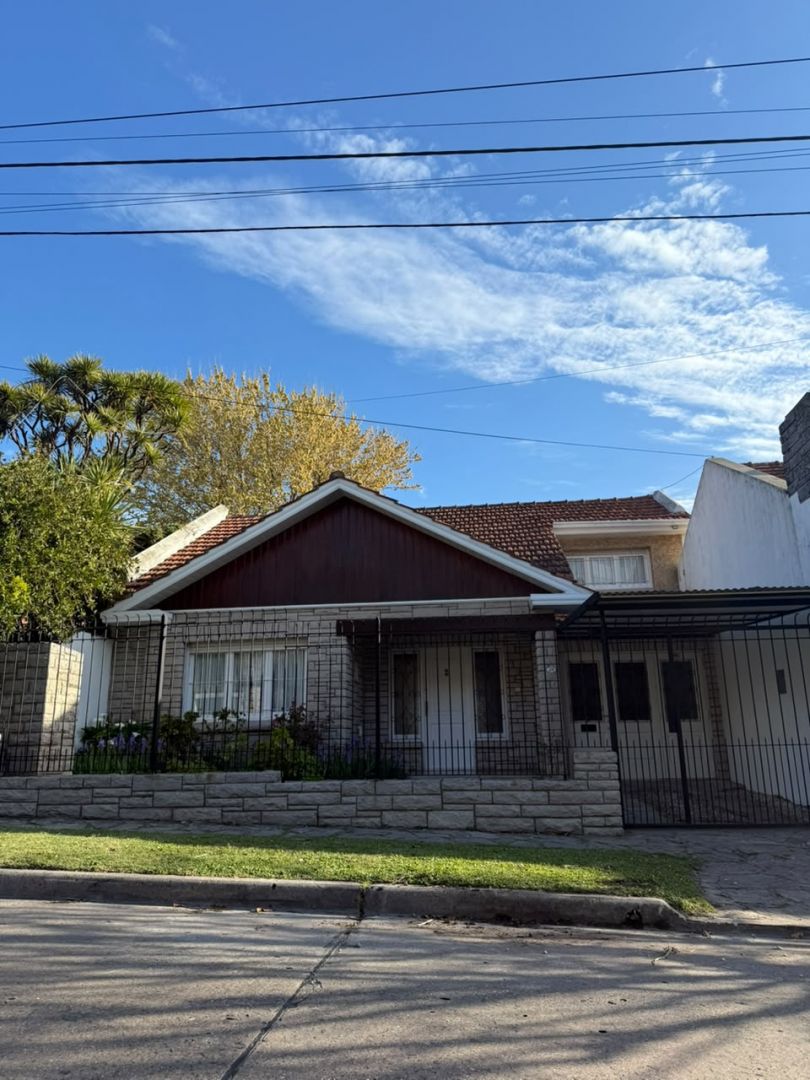Chalet en venta 4 ambientes con jardín y garage - Stella Maris