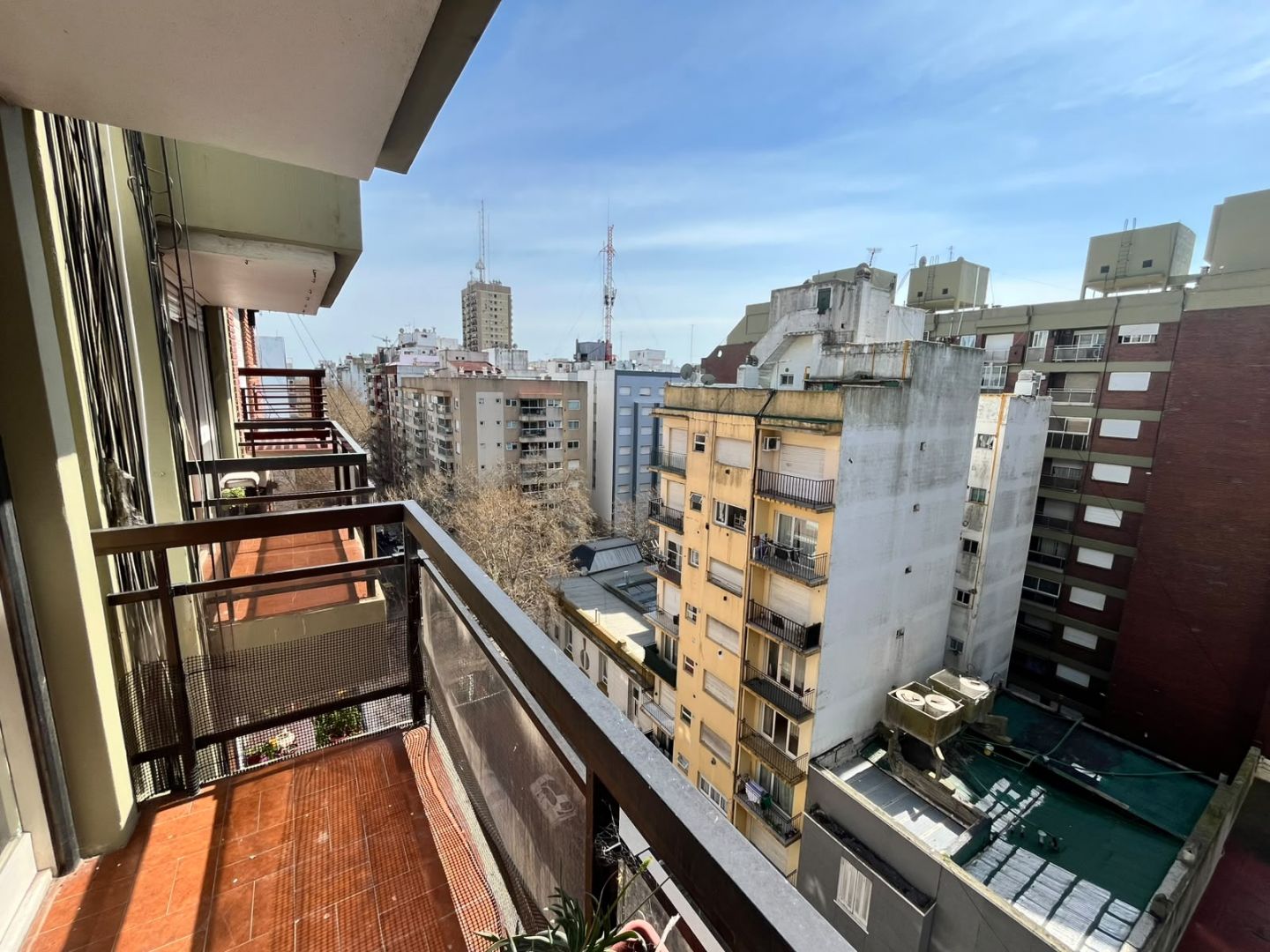 5b176ced3d6ba17136f24cdc1adfce61 Departamento en venta 2 ambientes al frente con balcón - Plaza Colón - foto 3