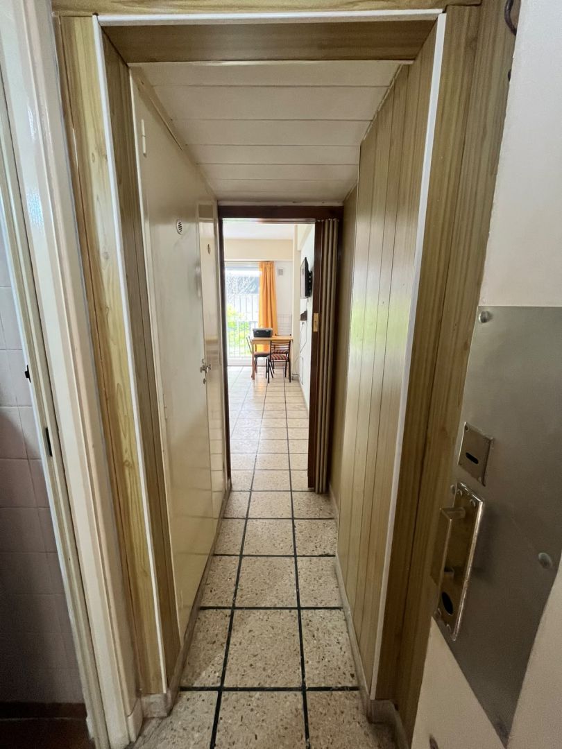 Departamento en venta 1 ambiente con balcón al frente - Plaza Colón - foto 11