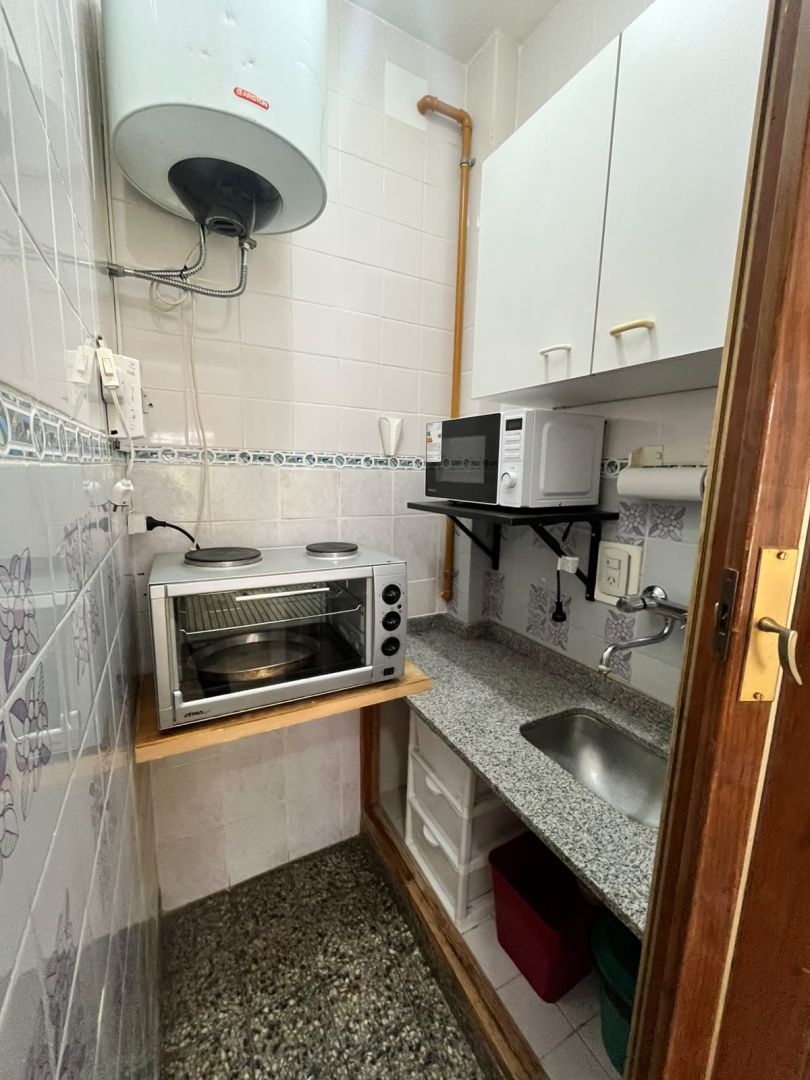 Departamento en venta 1 ambiente con balcón al frente - Plaza Colón - foto 6