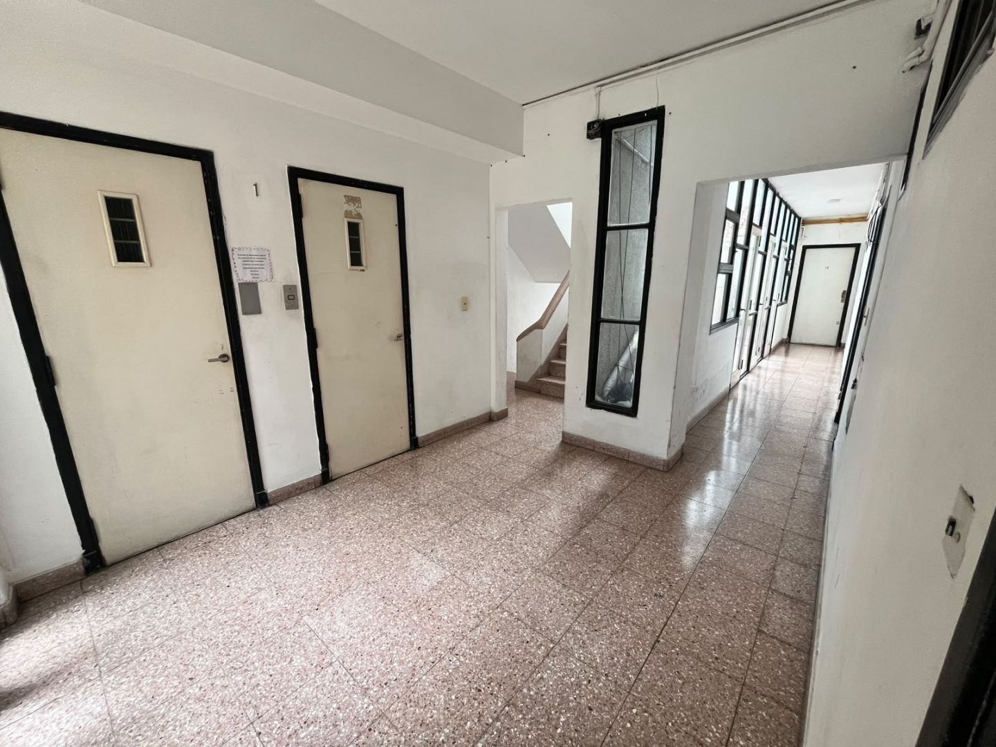 Departamento en venta 1 ambiente con balcón al frente - Plaza Colón - foto 12