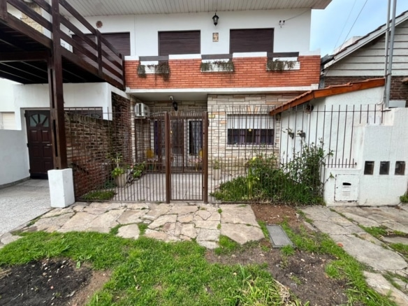PH en venta 3 ambientes al frente con dos patios - Punta Mogotes
