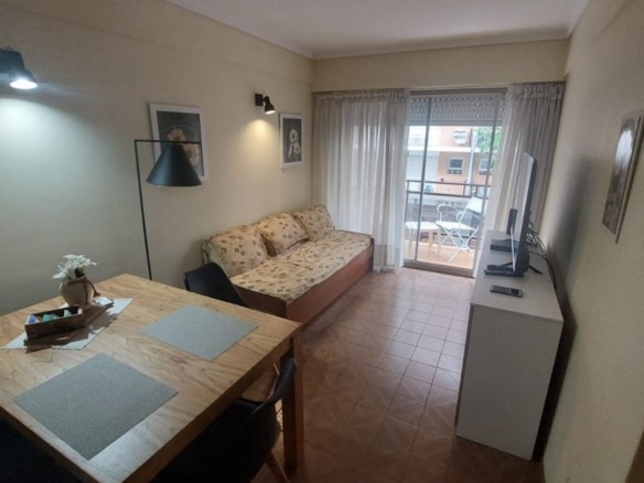 Departamento en alquiler temporario 2 ambientes con balcón - Plaza Colón